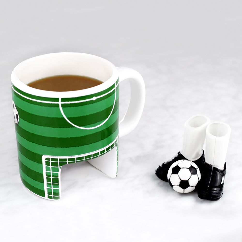 Fußball Tasse mit Fingerschuhen und Ball Fußball Tasse mit Fingerschuhen und Ball von Monsterzeug