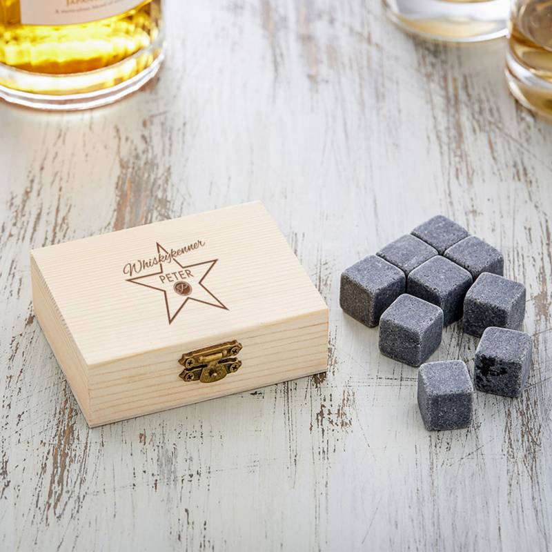 Whisky Steine in Holzkiste mit Gravur - Star of Fame von Monsterzeug