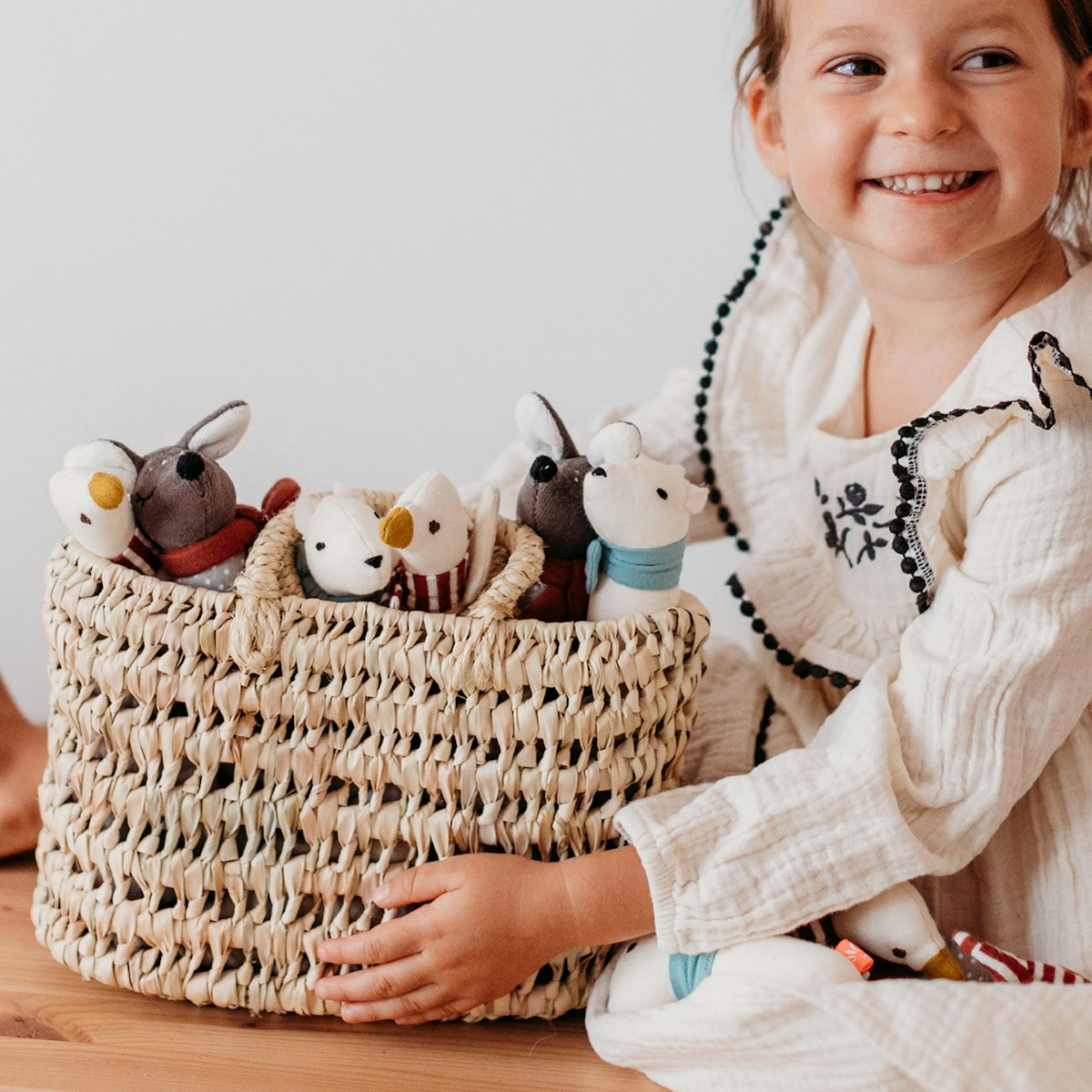 Handgefertiger Einkaufskorb aus Palmblättern natur