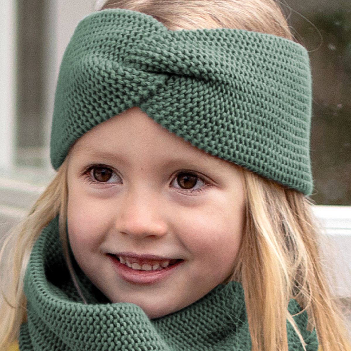 Hochwertiges Strickstirnband grün 50/52