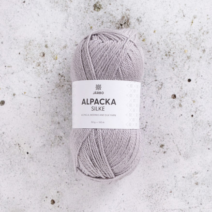 Järbo Alpaka-Seidengarn 502 Silver Lining von Svarta Fåret