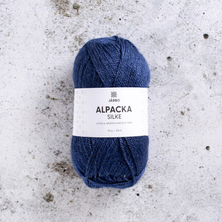 Järbo Alpaka-Seidengarn 510 Blue Pilot von Svarta Fåret