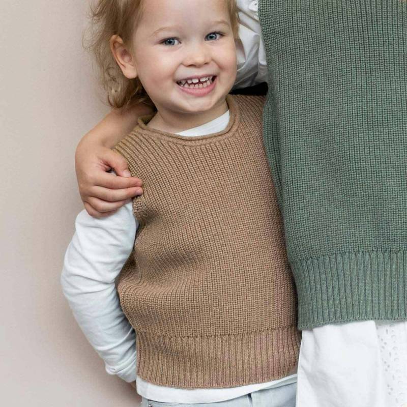 Kinder Pullunder aus Wolle nussbraun 134/140 Kinder Pullunder aus Wolle nussbraun 134/140