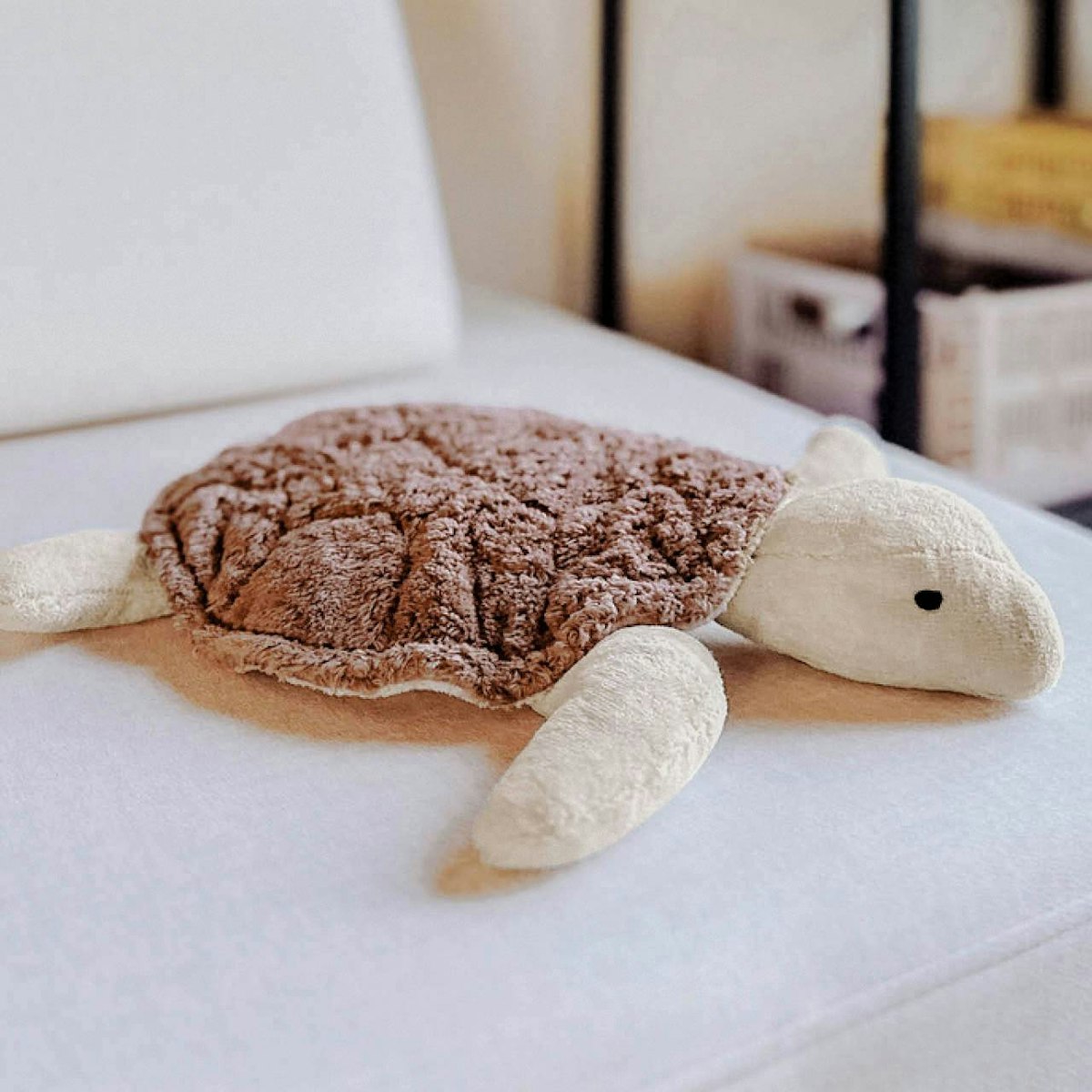 Kleine Schildkröte mit Traubenkernfüllung altrosa