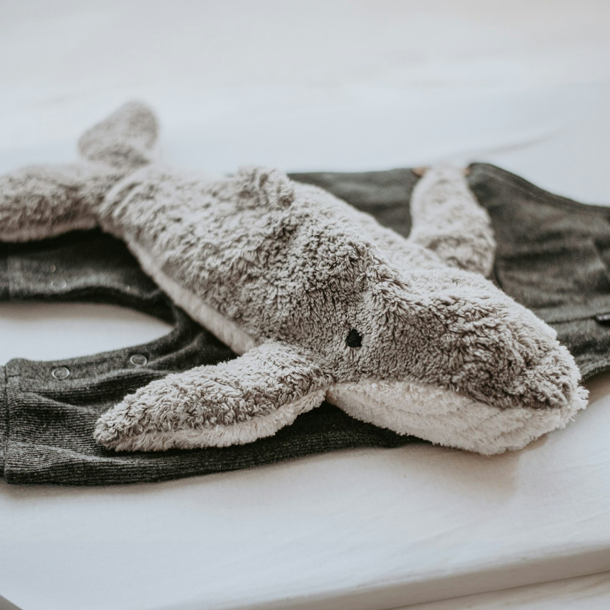 Kleiner Wal Kuscheltier & Wärmekissen mit Traubenkernen 38 cm