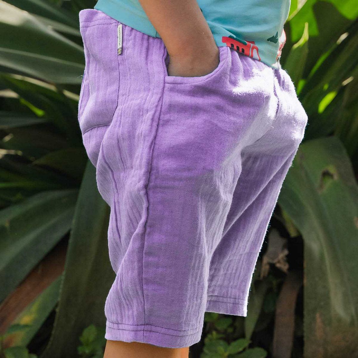 Knielange Musselin Shorts flieder 134/140