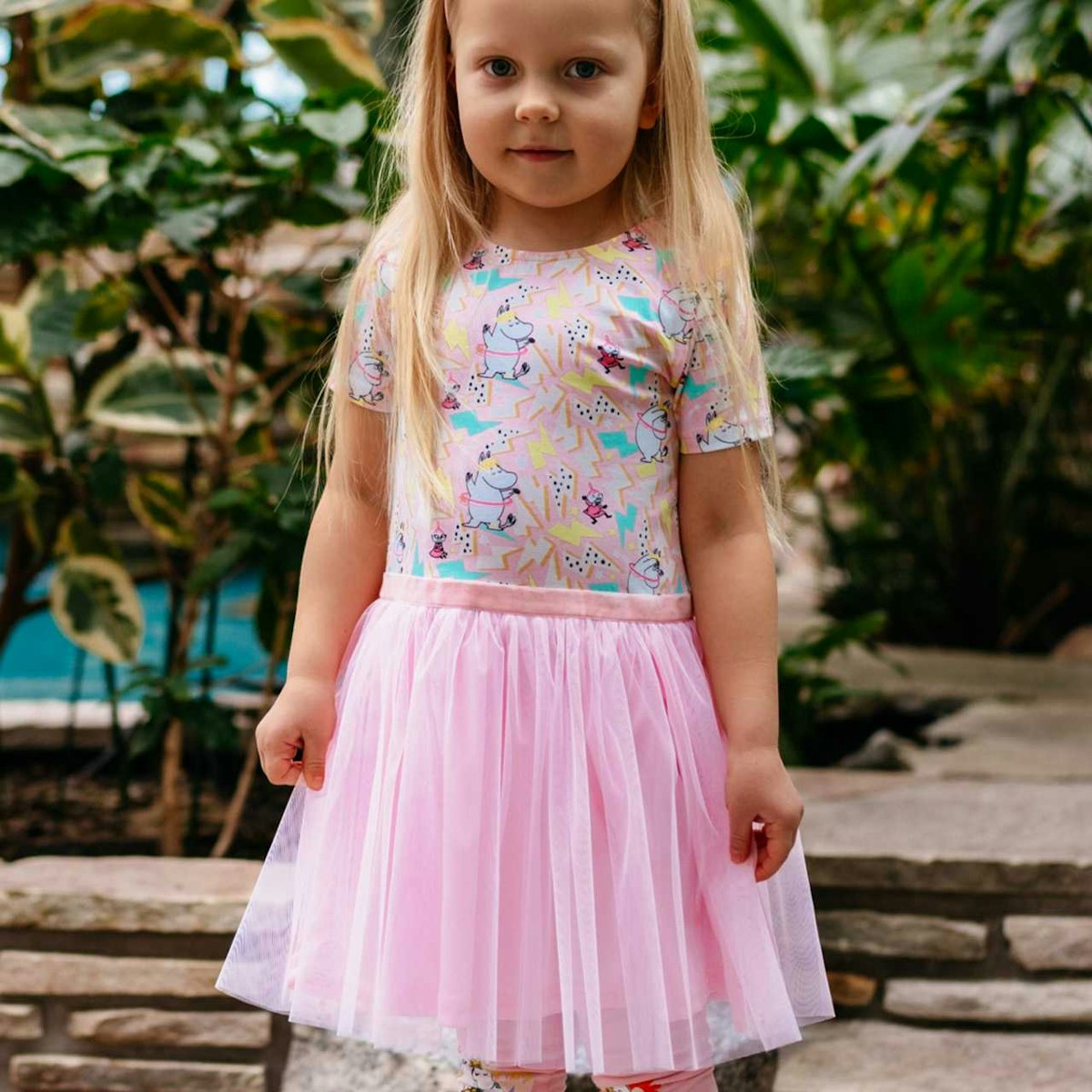 Kurzarm Tüllkleid Mumin-Motive rosa 122