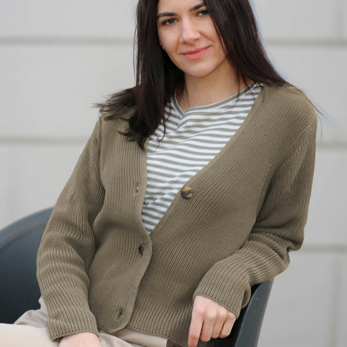 Kurze Damen Strickjacke khaki S