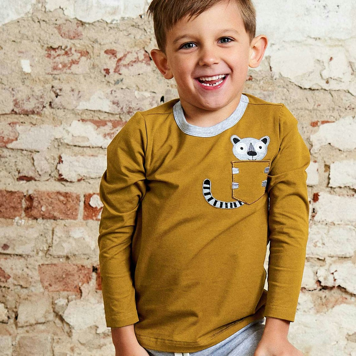 Langarmshirt Lemur mit Brusttasche safran 80