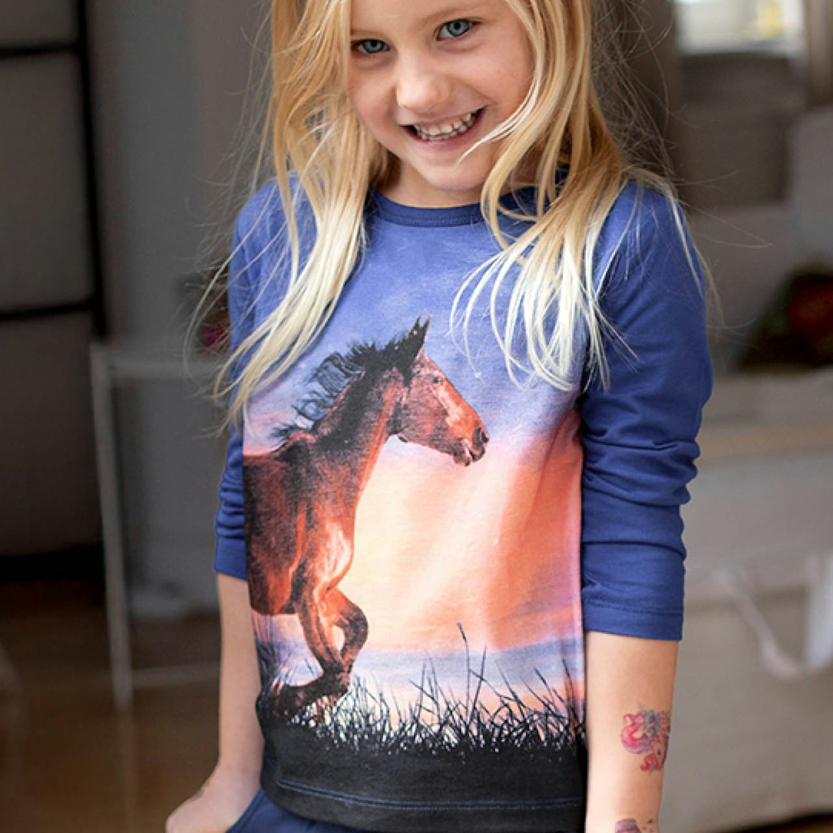 Langarmshirt großer Pferde-Druck blau 140