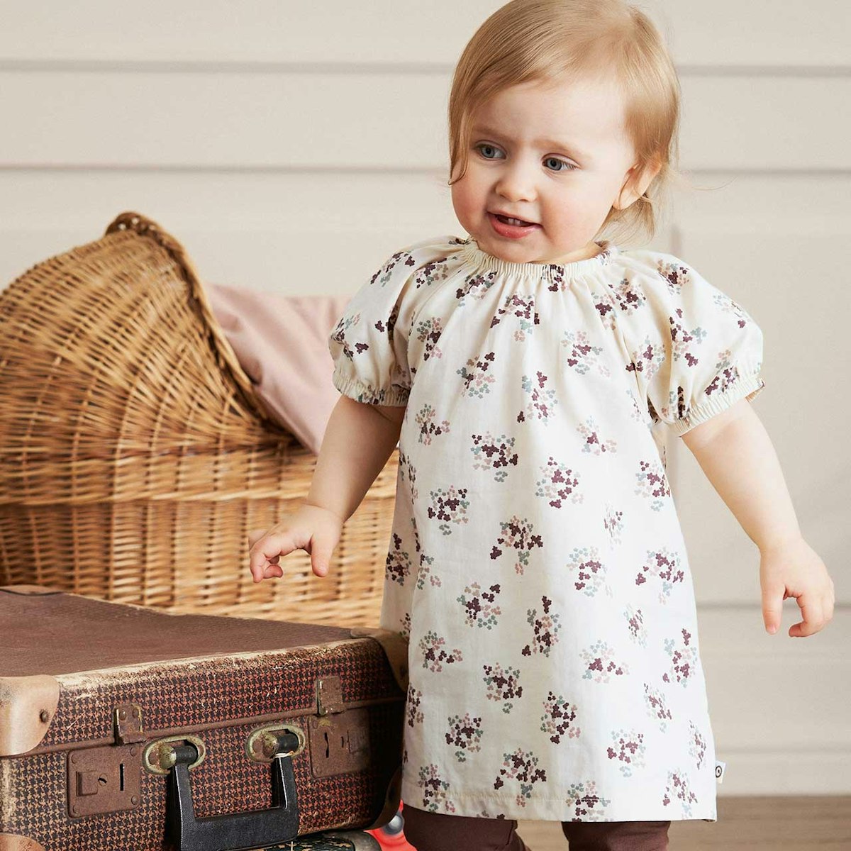 Leichtes Sommerkleid floral creme 74 Leichtes Sommerkleid floral creme 74