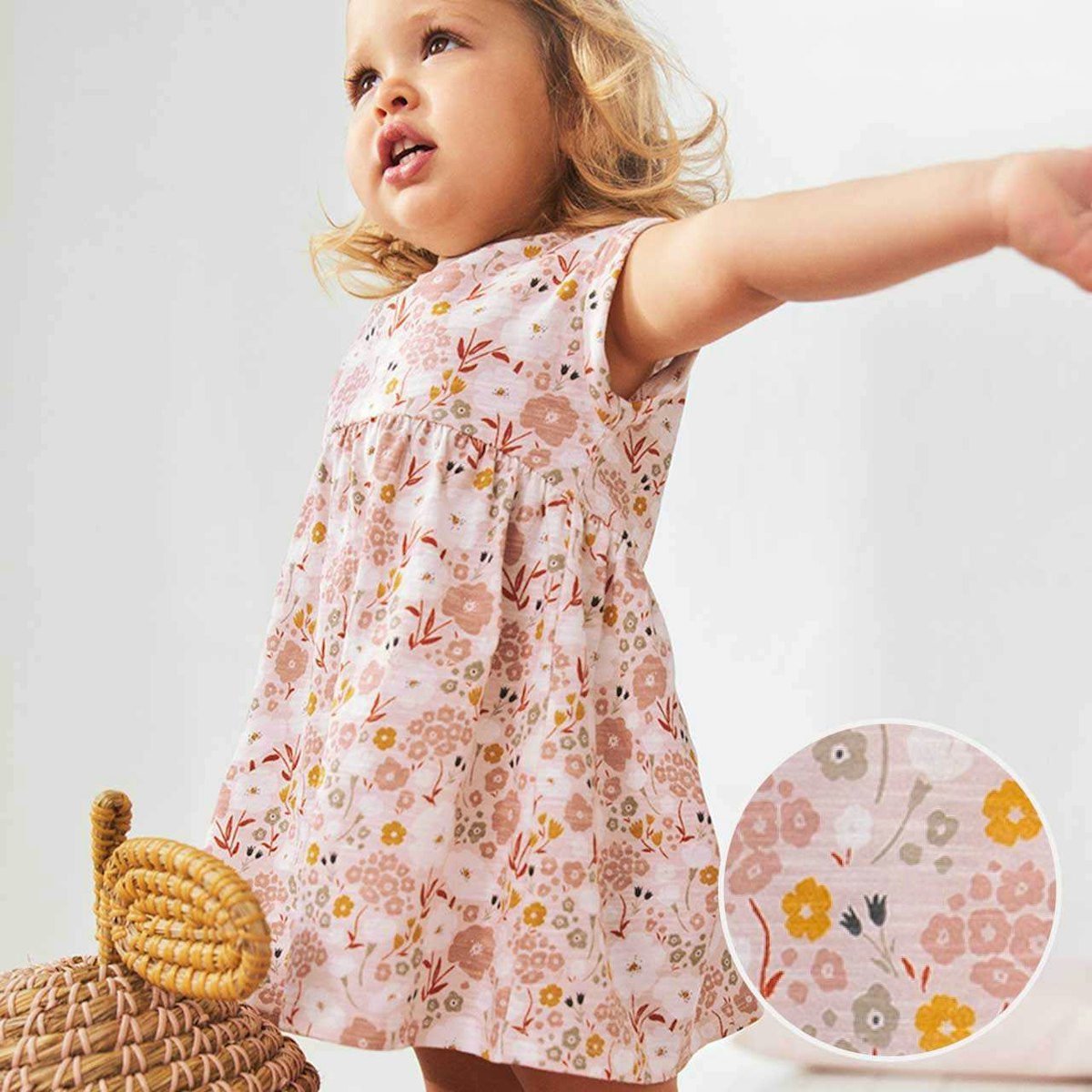 Luftiges Kleid kurzarm Sommerwiese hellrosa 104