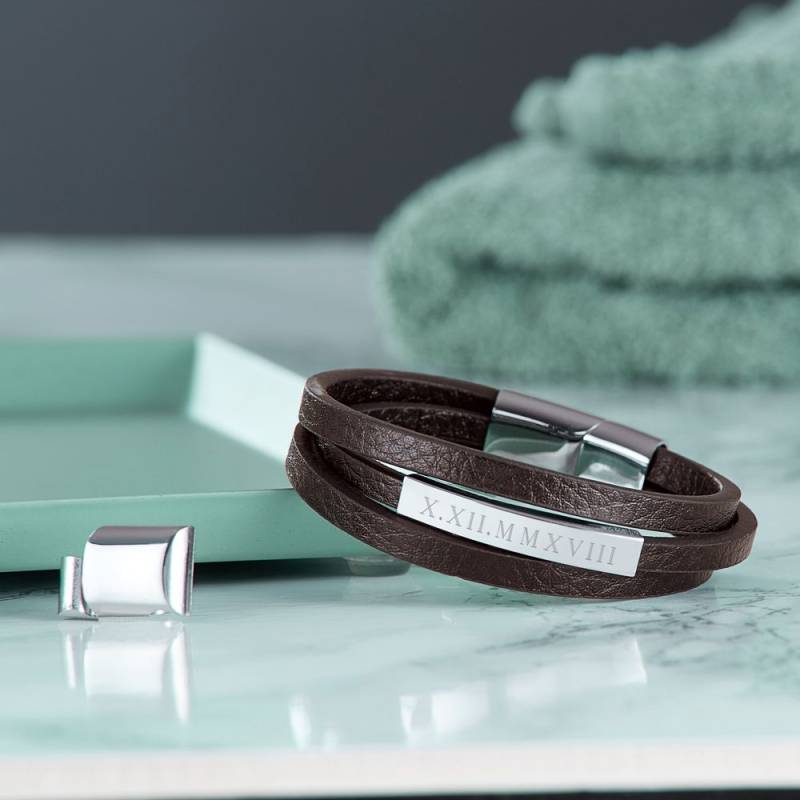 Gewickeltes Lederarmband braun - Römische Zahlen von Monsterzeug