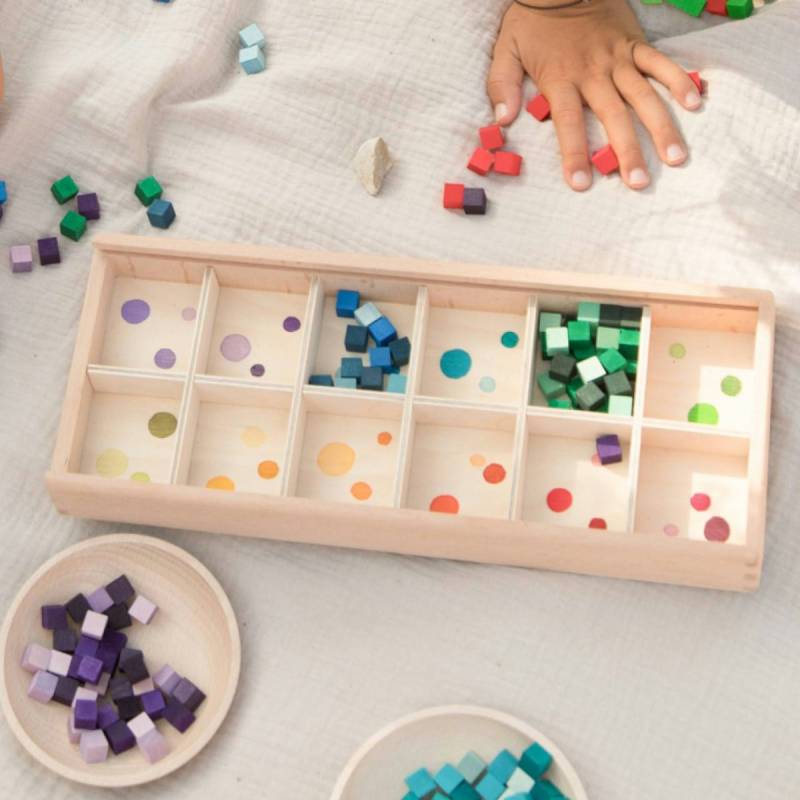 Mis & Match Sortierspiel mit 430 Holzwürfeln und Sortierbox Mis & Match Sortierspiel mit 430 Holzwürfeln und Sortierbox