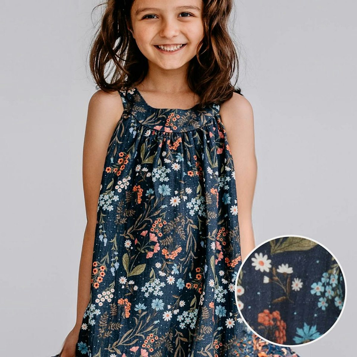 Musselin Kleid ohne Arm kleine Blumen navy 146