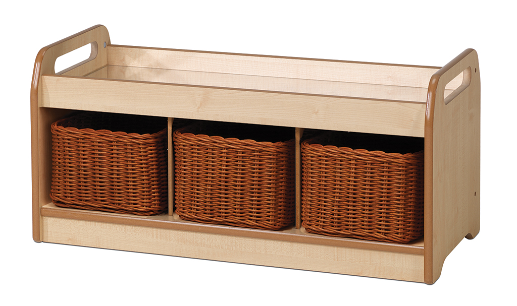 Niedriges Spielgerät mit Spiegel und 3 Körben