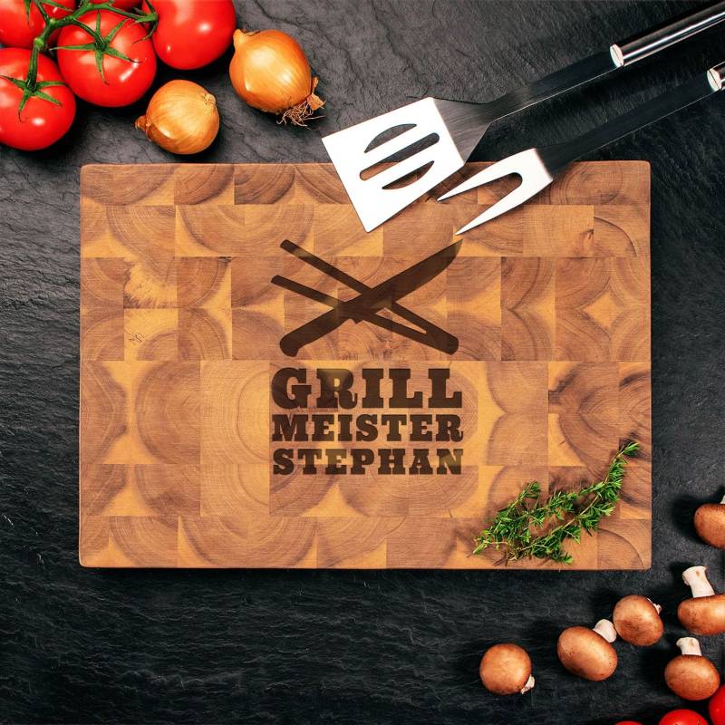 Servierbrett mit Grillmeister Gravur Servierbrett mit Grillmeister Gravur von Monsterzeug