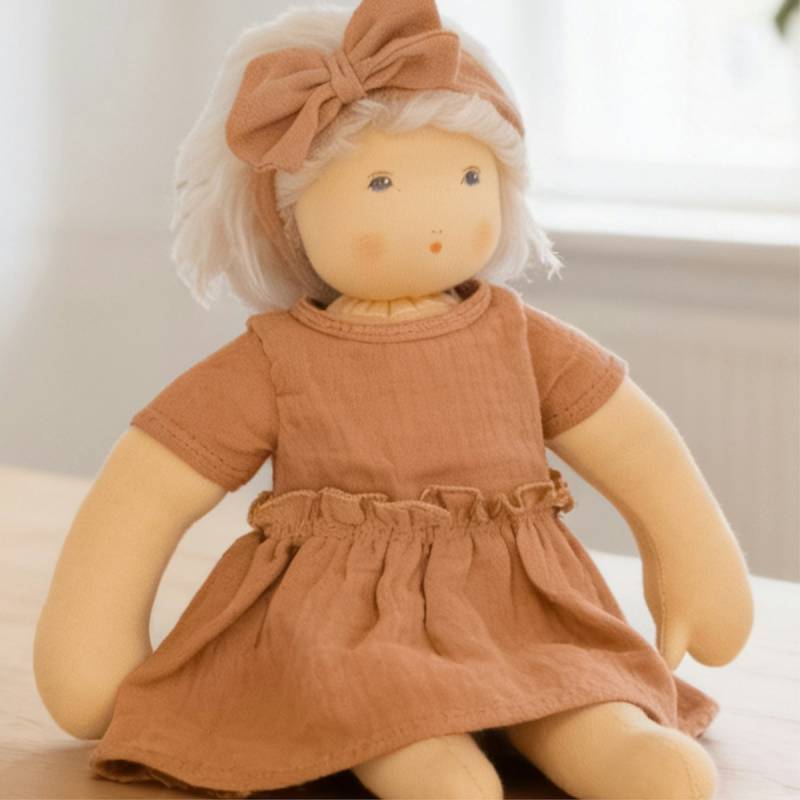 Puppenkleid 35-45cm mit Haarband karamell, Bio-Baumwolle