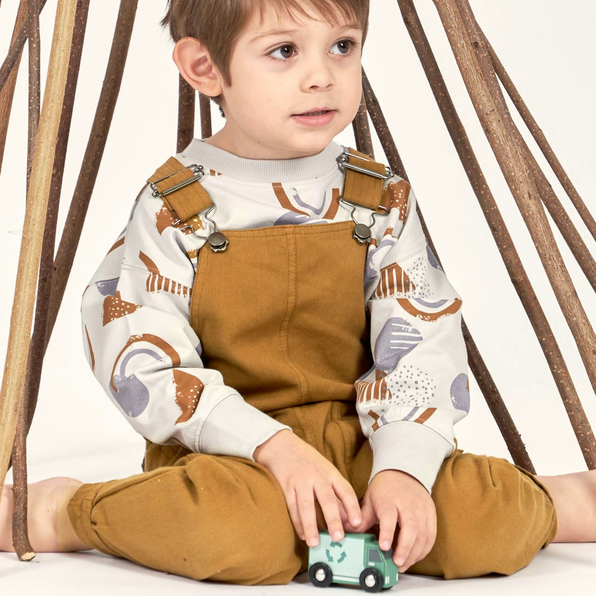 Robuste Latzhose Twill braun 134/140