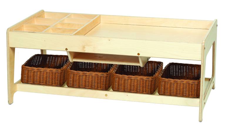 Spieltisch mit 4 Körben