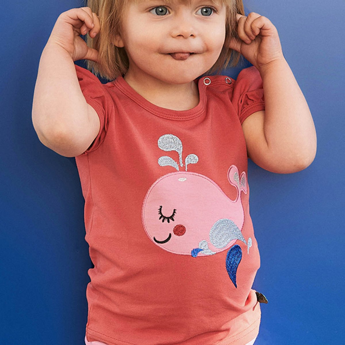 Süßes Baby T-Shirt kurzarm Wal koralle 68