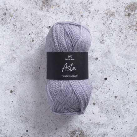 Svarta Fåret Asta 61 Lavender Ice von Svarta Fåret