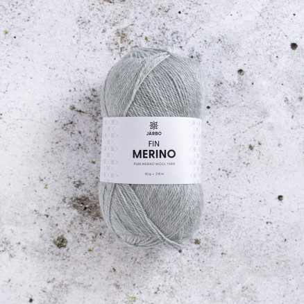 Svarta Fåret Feines Merinogarn 302 Grau Nimbus von Svarta Fåret