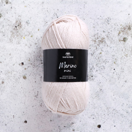 Svarta Fåret Merino Mini-Garn 100 Cannoli Creme von Svarta Fåret