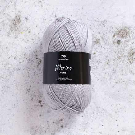 Svarta Fåret Merino Mini-Garn 102 Grau Gigabyte von Svarta Fåret