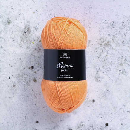 Svarta Fåret Merino Mini Garn 114 Cantaloupe Melone von Svarta Fåret