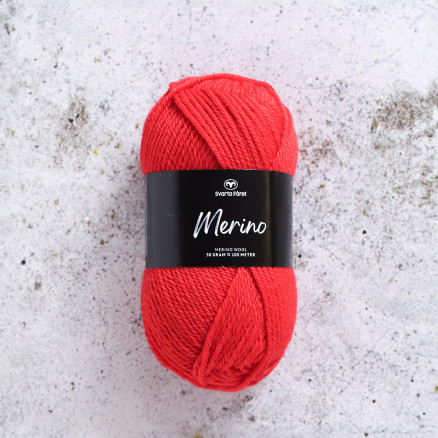 Svarta Fåret Merinogarn 322 Red Rooster von Svarta Fåret