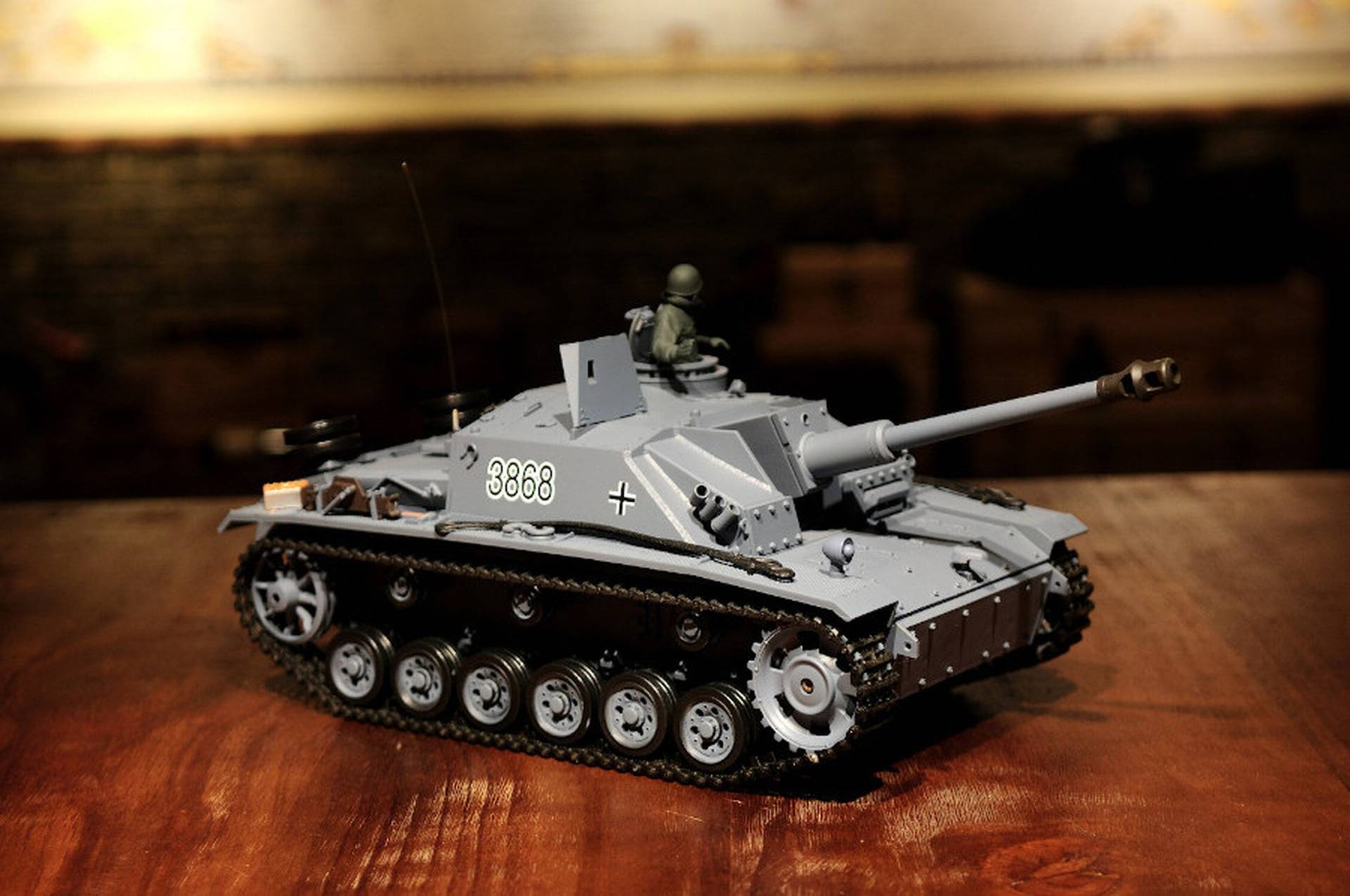 TPFLiving RC-Panzer Sturmgeschütz III Pro mit Schussfunktion - Sound und Rauch - Maßstab: 1:16 TPFLiving RC-Panzer Sturmgeschütz III Pro mit Schussfunktion - Sound und Rauch - Maßstab: 1:16
