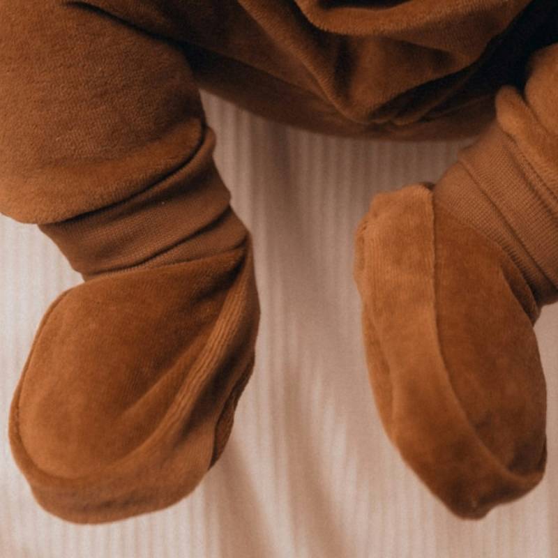 Velours Babyschuhe aus Bio Baumwolle caramel 12 Velours Babyschuhe aus Bio Baumwolle caramel 12