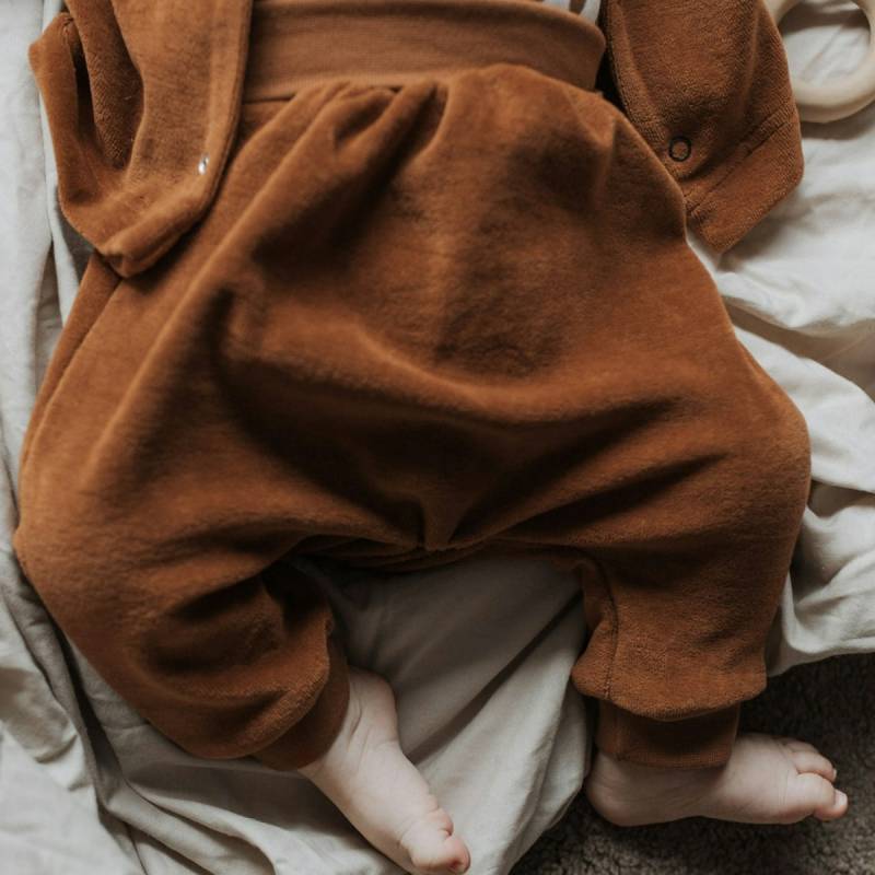 Velours Hose aus Bio Baumwolle caramel 50/56