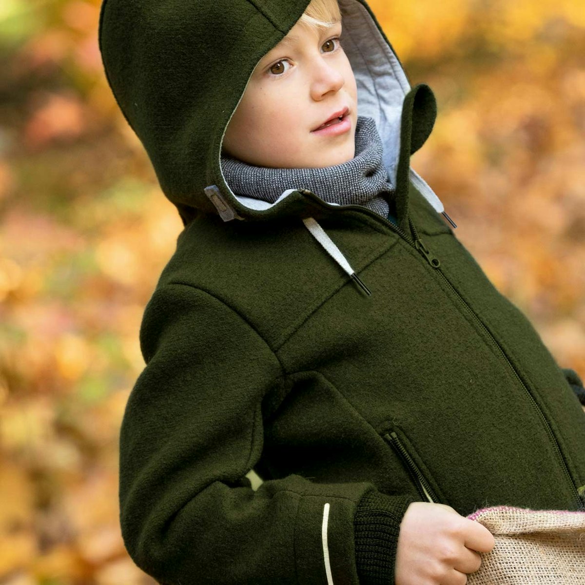 Walk Outdoor Jacke gefüttert in oliv-grün 140