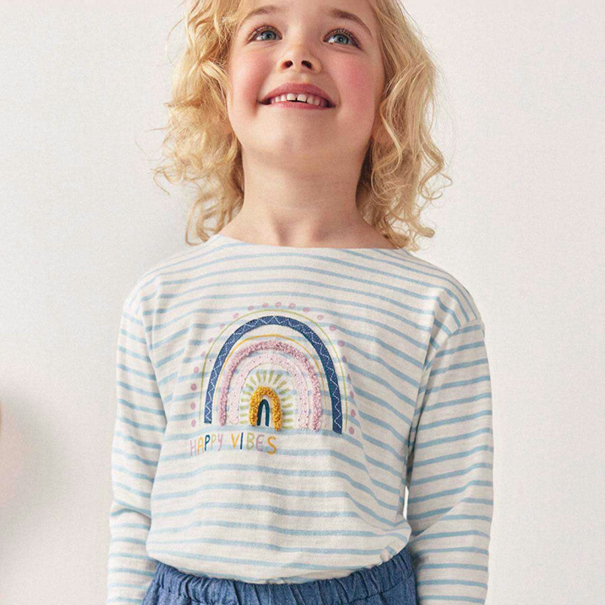 Weiches Langarmshirt Regenbogen hellblau geringelt 134/140