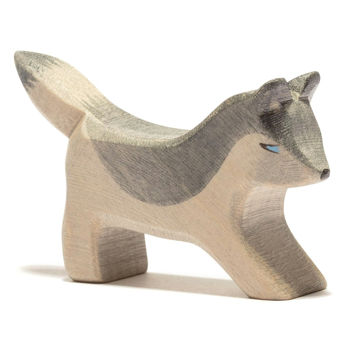 Wolf klein spielend Holzfigur 5 cm Wolf klein spielend Holzfigur 5 cm