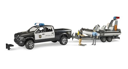 bruder 02507 - RAM 2500 Polizei Pick-up, Light and Sound Modul, Anhänger mit Boot, 2 Figuren - 1:16 Einsatzwagen, Rettungsdienst, Polizistin, Taucher, Geländewagen, Schlauchboot, bworld, Spielzeug von bruder