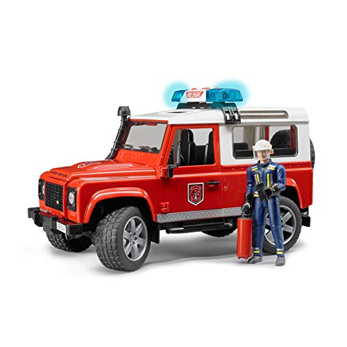 bruder 02596 - Land Rover Defender Station Wagon Feuerwehr-Einsatzfahrzeug, Feuerwehrmann, Feuerlöscher, Light & Sound Modul - 1:16 Löschfahrzeug Notruf bworld Auto Spielzeugfigur von bruder