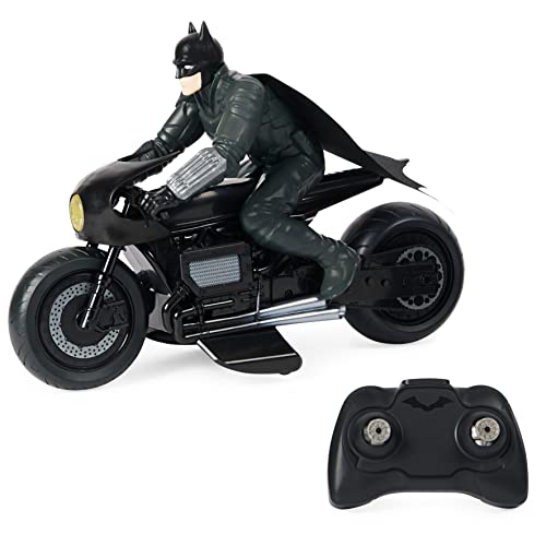 DC Comics, Batman Der Film, ferngesteuertes Batcycle von Batman, der Film mit Batman-Figur auf der Fahrt, offizieller Stil des Films The Batman, Spielzeug für Kinder und Mädchen ab 4 Jahren von DC Comics
