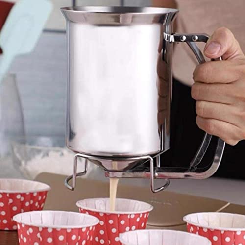 Pfannkuchenteigspender aus Edelstahl mit Silikondüse, 900 ml Küchen-Backwerkzeug für Cupcakes, Muffins, Crêpes und Waffeln Pfannkuchenteigspender aus Edelstahl mit Silikondüse, 900 ml Küchen-Backwerkzeug für Cupcakes, Muffins, Crêpes und Waffeln von getuse