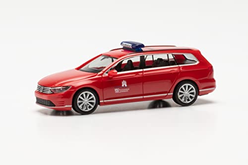 Herpa Polizei Modellauto VW Passat Variant GTE „Feuerwehr Hamburg / 150 Jahre“, originalgetreu im Maßstab 1:87, Auto Modell für Diorama, Modellbau Sammlerstück, Deko Miniaturmodelle aus Kunststoff von herpa