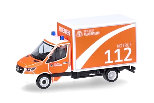 herpa 097956 Modellauto Mercedes-Benz Sprinter 18 Koffer Berliner Feuerwehr, Miniatur im Maßstab 1:87, Sammlerstück, Made in Germany, Modell aus Kunststoff Miniaturmodell, Mehrfarbig herpa 097956 Modellauto Mercedes-Benz Sprinter 18 Koffer Berliner Feuerwehr, Miniatur im Maßstab 1:87, Sammlerstück, Made in Germany, Modell aus Kunststoff Miniaturmodell, Mehrfarbig von herpa