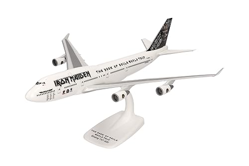 herpa Snap-Fit Modellflugzeug Iron Maiden (Air Atlanta Icelandic) Boeing 747-400 "Ed Force One The Book of Souls World Tour 2016 – TF-AAK, Miniatur im Maßstab 1:250, mit Standfuß, Kunststoff von herpa