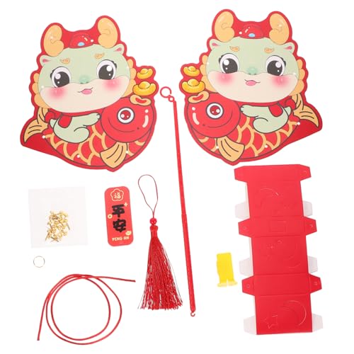 ibasenice 1 Set Jahresornamente Für Kinderdekorationen Blumenlampe Papierlaterne Festivallaterne DIY Drachenlaternenzubehör Handheld Drachenlaternen Kit Roter Kunststoff ibasenice 1 Set Jahresornamente Für Kinderdekorationen Blumenlampe Papierlaterne Festivallaterne DIY Drachenlaternenzubehör Handheld Drachenlaternen Kit Roter Kunststoff von ibasenice