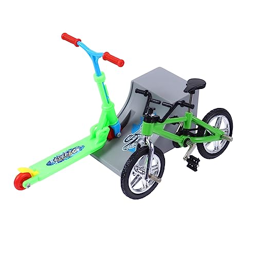 iplusmile 1Satz Fingerbike Spielset Tragbares Fingerspielzeug mit Faltbarem Roller und Skateboard für Fördert Fingerfertigkeit und Konzentration Desktop für Spaß von iplusmile