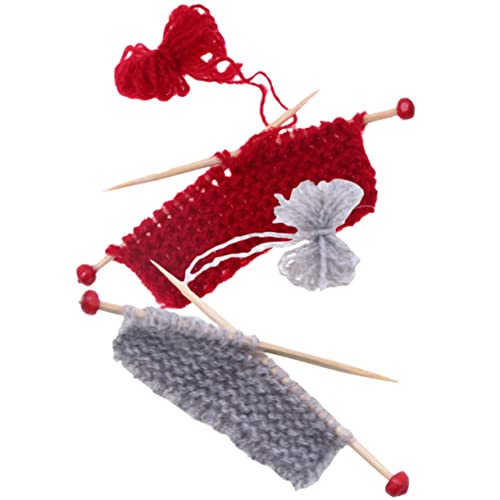 iplusmile 2 Stück Miniatur Strickpullover Modell Realistische Puppenhaus Deko Detailreiche Handarbeit Langlebiges Material für Miniatur Szenen und DIY Wohnungsdekoration von iplusmile
