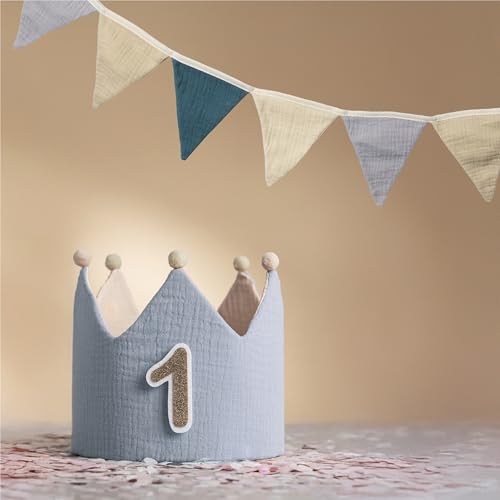 Little Goods Geburtstagskrone für Kinder inkl. Wimpelkette - wendbare Musselin-Stoffkrone mit Zahlen 0-9 - Krone für Jungen und Mädchen, Pastell - Blau - Beige von lg LITTLE GOODS