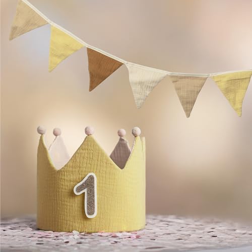 Little Goods Geburtstagskrone für Kinder inkl. Wimpelkette/Girlande- wendbare Musselin-Stoffkrone mit Zahlen 0-9 - Krone für Jungen und Mädchen, Pastell - Gelb - Beige von lg LITTLE GOODS