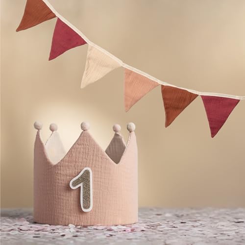 Little Goods Geburtstagskrone für Kinder inkl. Wimpelkette/Girlande - wendbare Musselin-Stoffkrone mit Zahlen 0-9 - Krone für Jungen und Mädchen, Pastell - Beige - Rosa von lg LITTLE GOODS